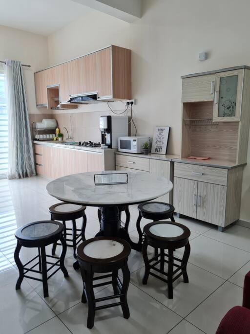 3Storey House 13Pax Family Suite Bayan Lepas Exterior foto